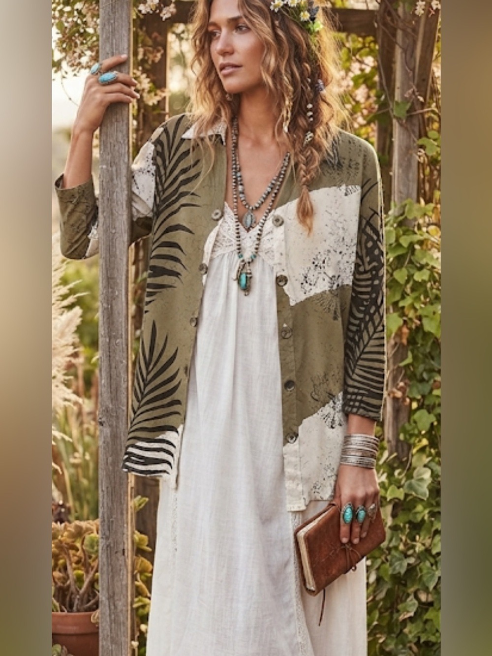 Chic Parsley & Sage blouse with a monochrome artistic design.
